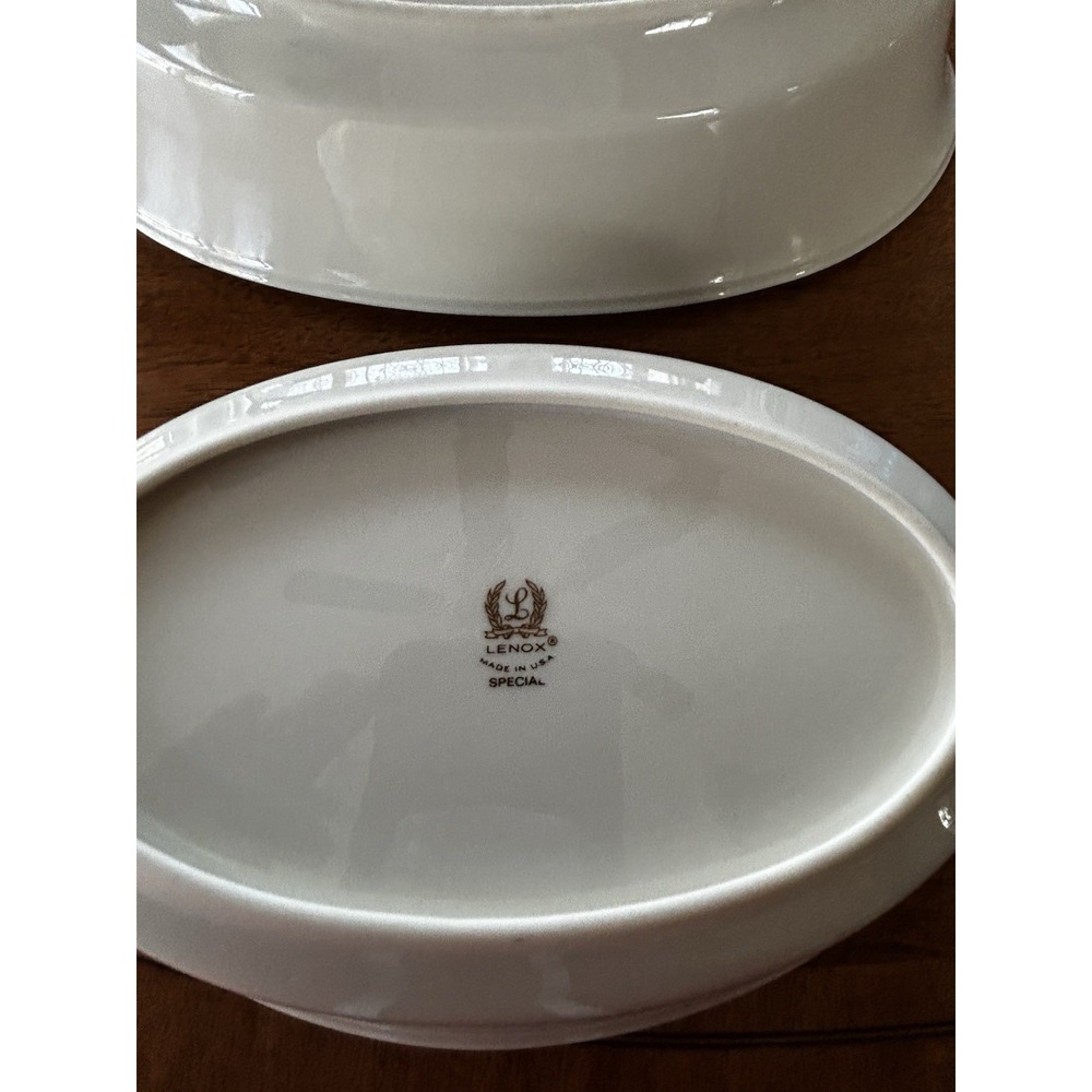 Lenox Holiday Holly Berry Oval 10 1/4" & 8.5"SERVING BOWL 24K Rim Lot Of 2 - Picture 6 of 13